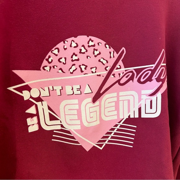 Lady Legend Cropped Crewneck - Picture 2 of 8